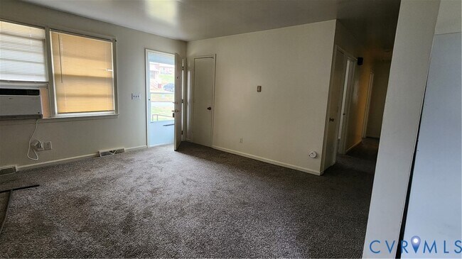 Foto del edificio - 424 Round Top Ave