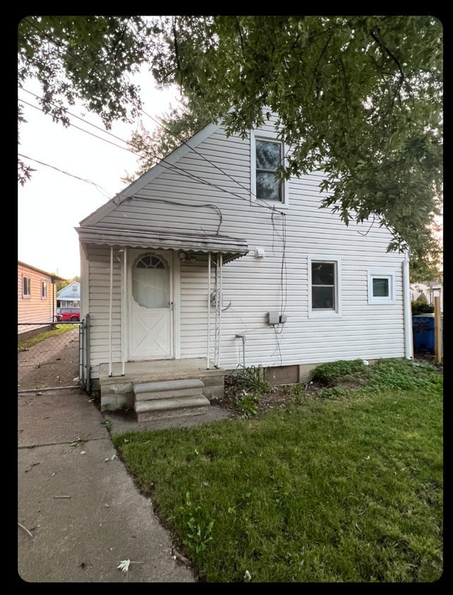 Primary Photo - Nice Warren 3 bed 1 bath