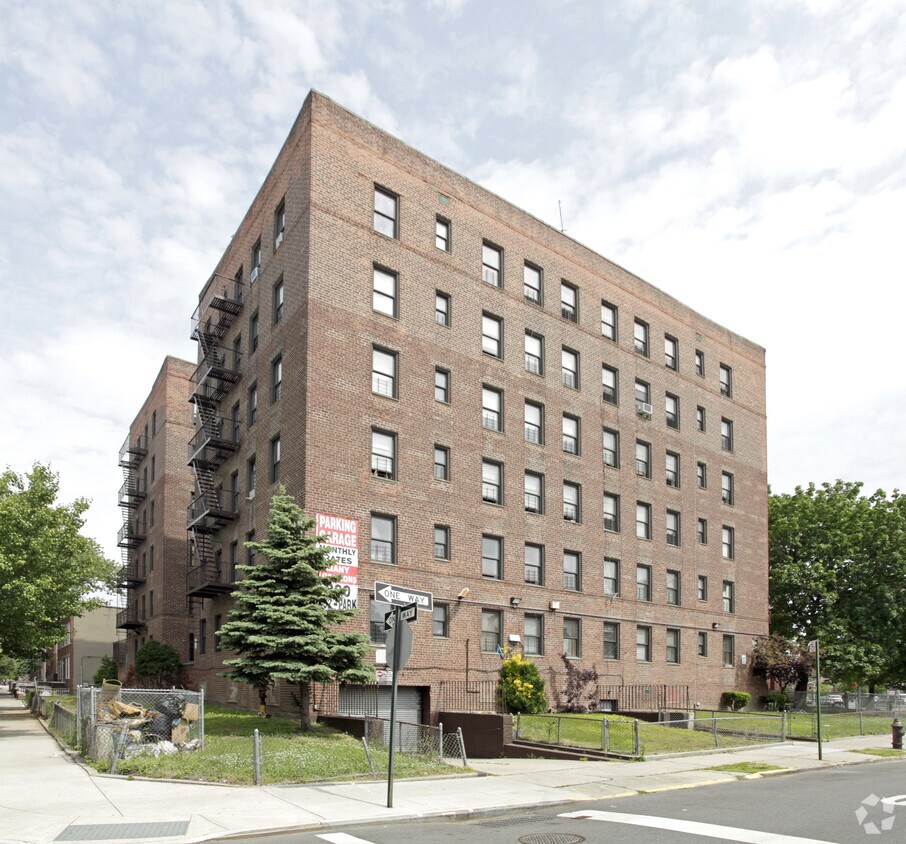 93259327 Kings Hwy, Brooklyn, NY 11212 Apartments Brooklyn, NY