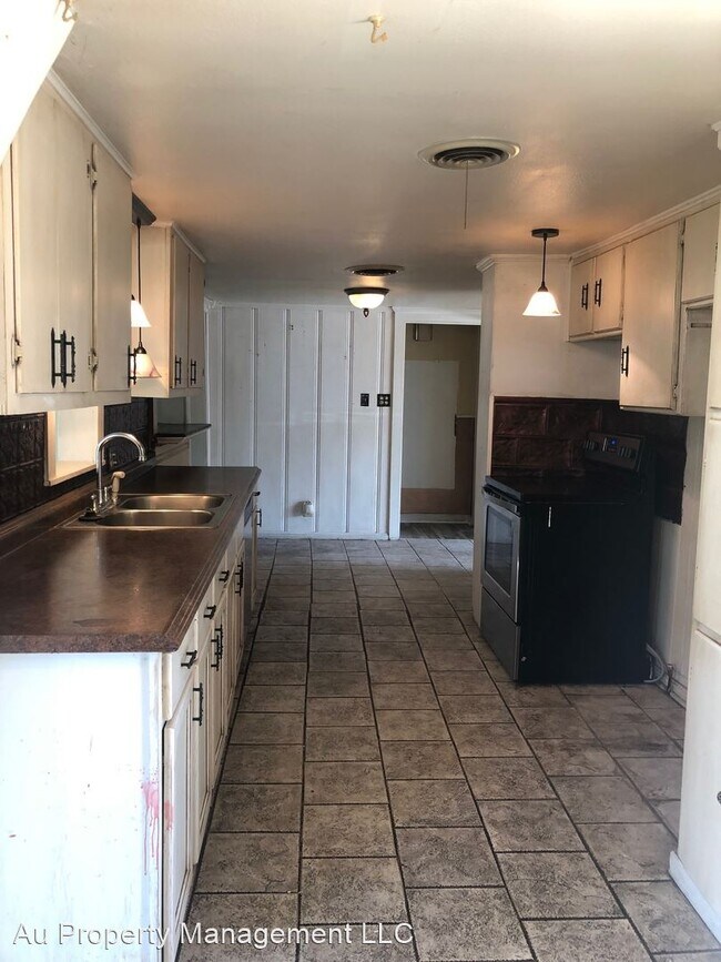 Building Photo - 2 br, 1 bath House - 1823 S AVONDALE ST
