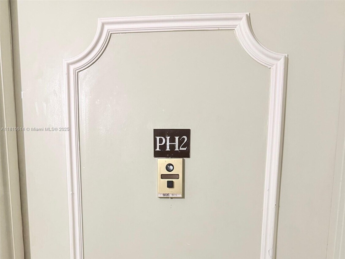 Foto principal - 1300 St Charles Pl