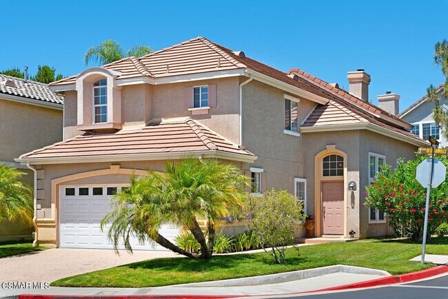 Building Photo - 3019 E Avenida De Los Arboles