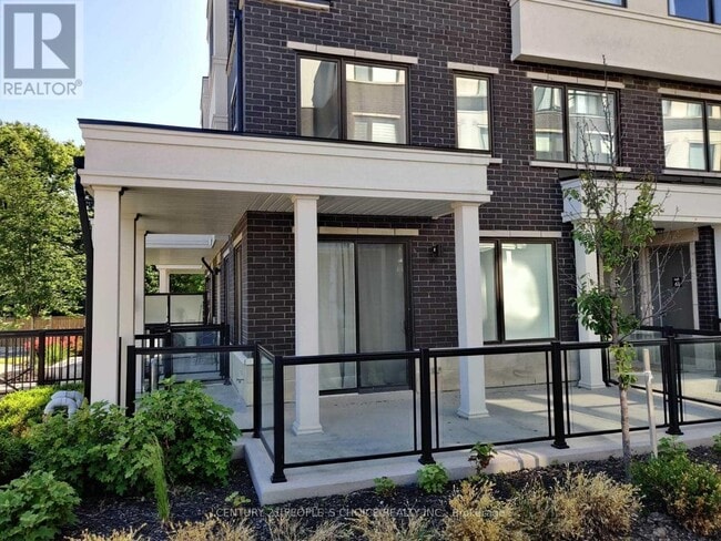 Building Photo - 300 Alex Gardner Cir