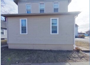 Building Photo - 865-869-869 Clifford Ave
