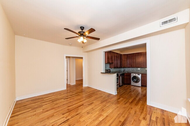 Building Photo - 3519 N Racine Ave