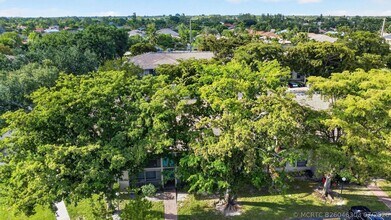 Building Photo - 9810 Pineapple Tree Dr
