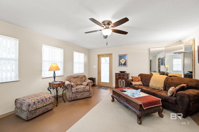 Building Photo - 33084 Meadow Ln
