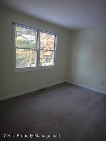 Building Photo - 42 Pinecrest Village