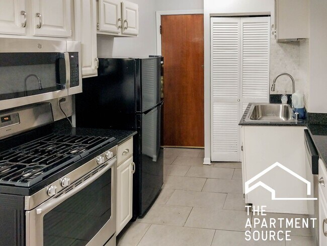 Foto del edificio - 3710 N Sheffield Ave