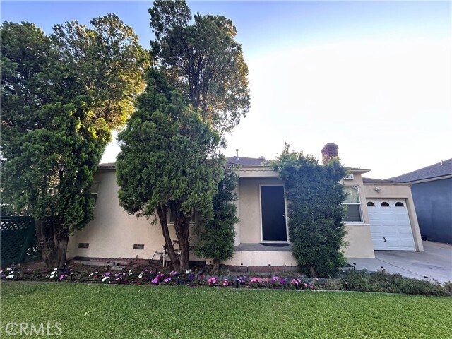 Foto del edificio - 6217 Farmdale Ave