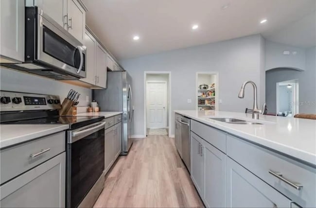 Foto del edificio - 6945 Gideon Cir