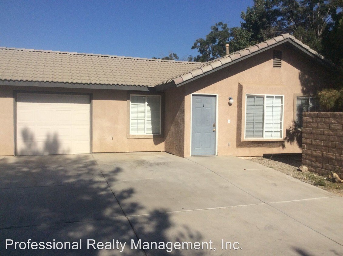 Foto principal - 8301 White Squall Ln