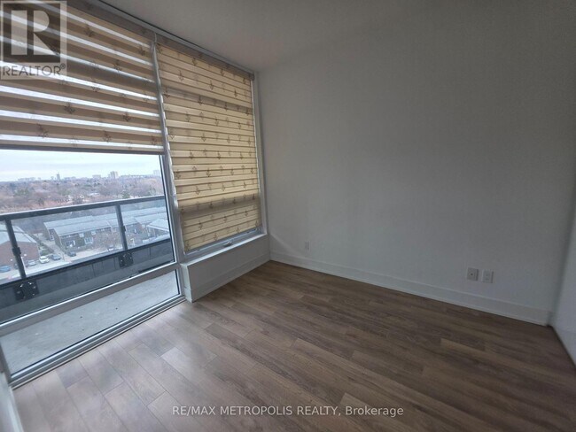 Photo du bâtiment - 1350 Ellesmere Rd