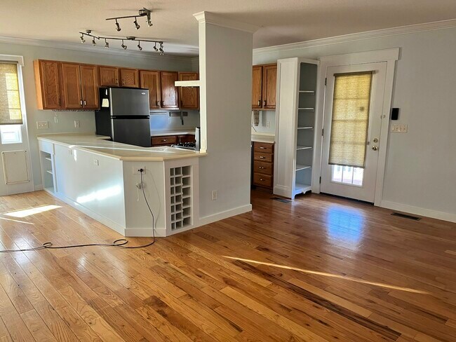 Building Photo - 33 Joyner Ave