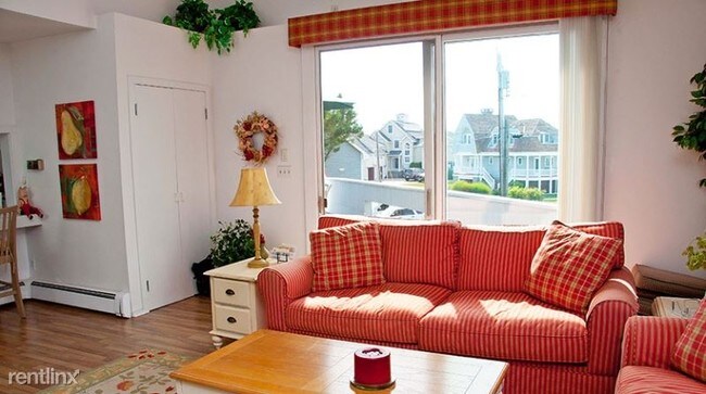 Building Photo - 4 br, 3.5 bath House - 244 W Shore Ave