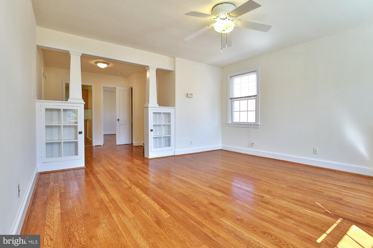 Primary Photo - 2328 40th St NW