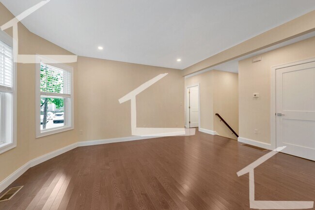 Foto del edificio - Huge 5 bed in Medford