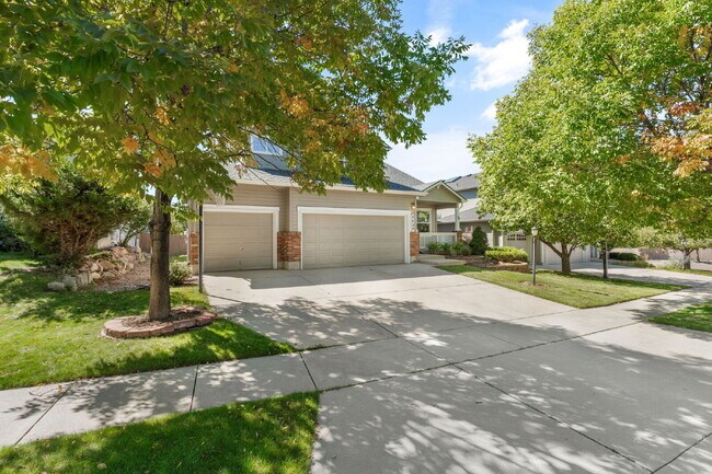 Building Photo - Spacious 4BR + Office Home in Pine Creek (...
