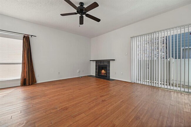 Building Photo - 3756 Tanglewilde St