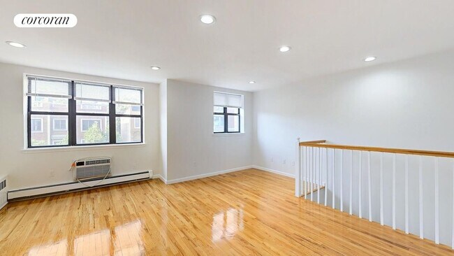 Foto del edificio - 107 Pulaski St