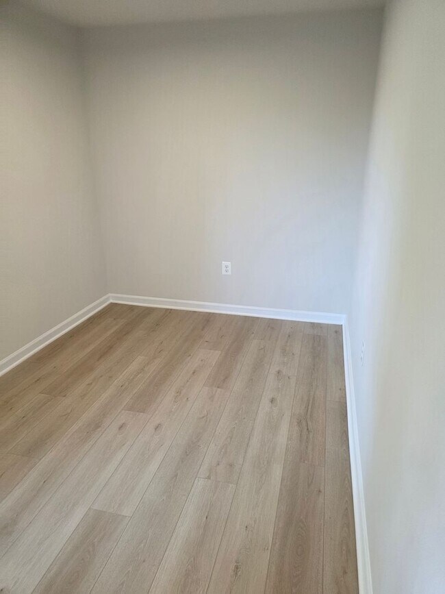 Foto del edificio - 2900 Ridge Rd