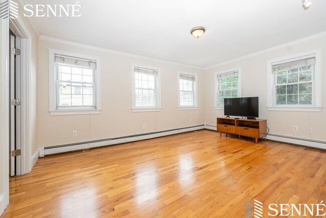 Foto del edificio - 121 Sciarappa St