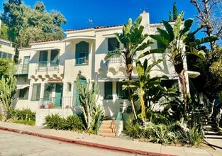 Building Photo - 2166 Beachwood Terrace