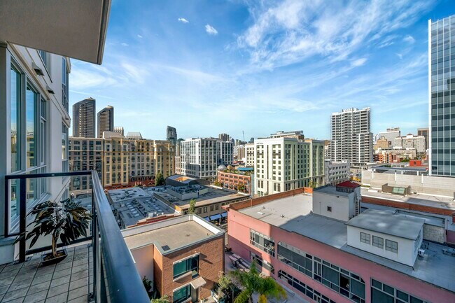 Building Photo - 325 7th Avenue, Unit 808