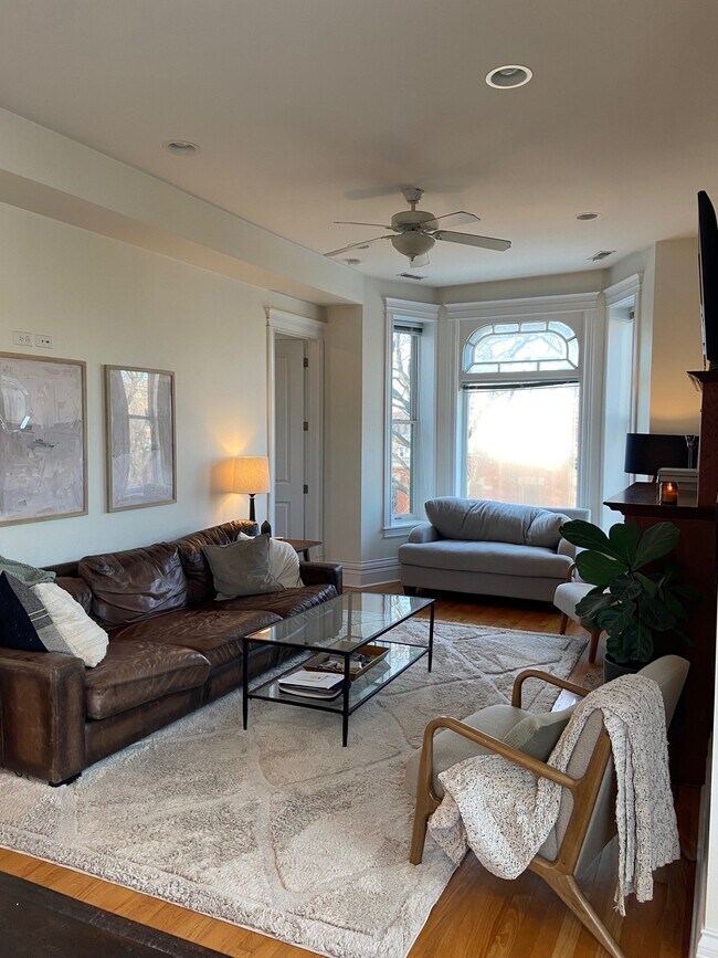 Foto del edificio - 2129 W Potomac Ave