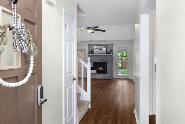 Building Photo - 3075 Stonecrest Cir