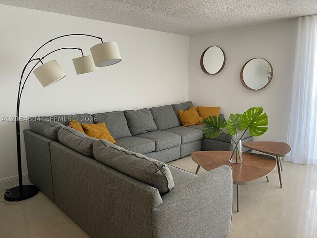Foto del edificio - 2401 Collins Ave