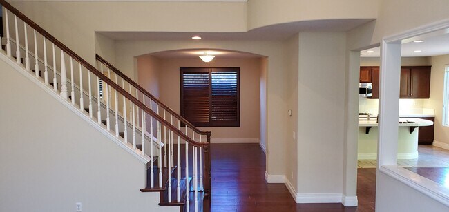 Building Photo - Gorgeous Camarillo Home!   Must See!!!