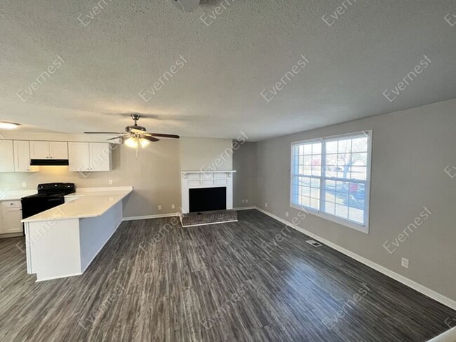 Building Photo - 922 Dominion Dr