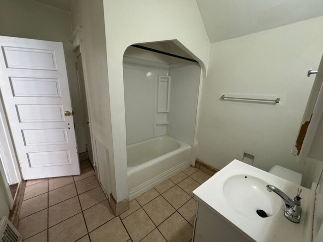 Building Photo - 3017 Restormel St