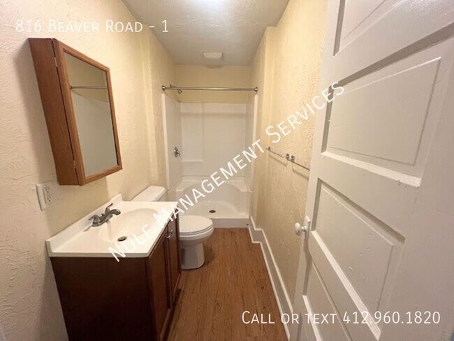 Foto del edificio - 816 Beaver Rd