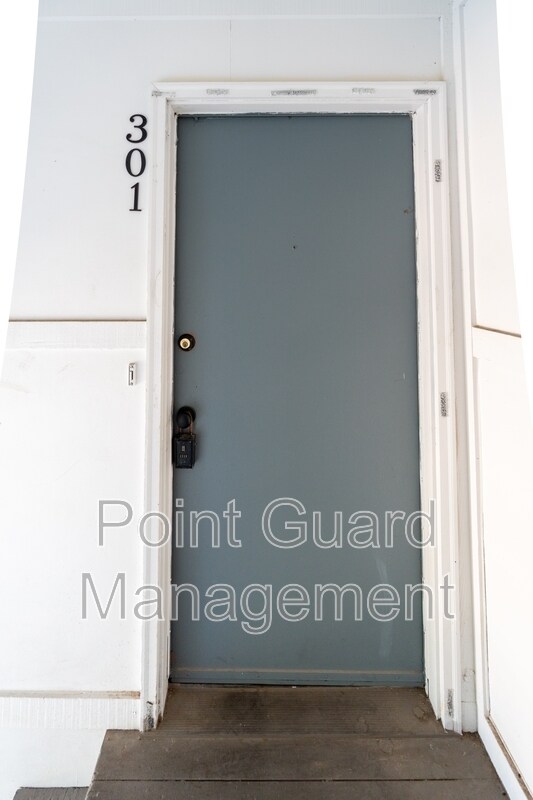 Foto del edificio - 1800 E 1st St N