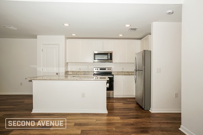 Building Photo - 4066 Chamrade Rd