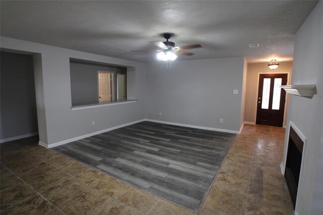 Foto del edificio - 21023 Riverside Ridge Ln