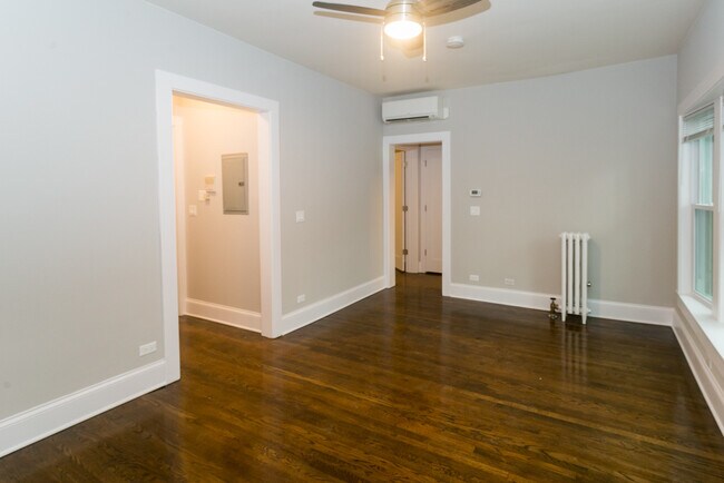 Foto del edificio - 4706 N Racine Ave