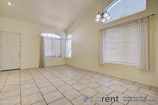 Foto del edificio - 4 br, 3 bath House - 18701 Caminito Pasade...