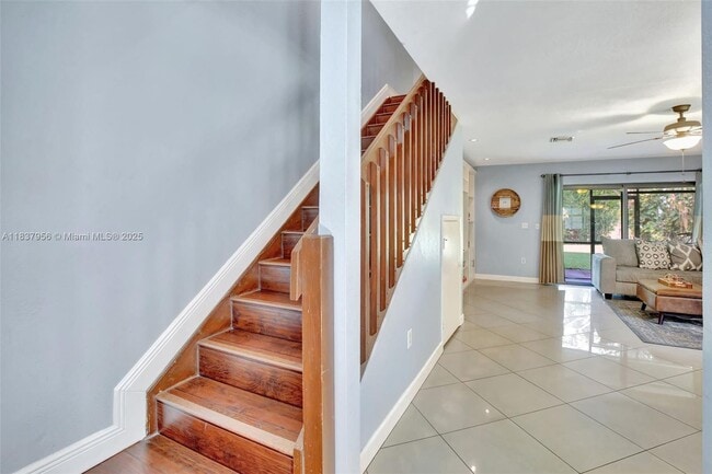 Building Photo - 484 Westree Ln