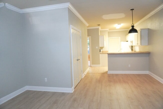Photo - 5395 Arlington Ct (Baton Rouge, LA) Apartment