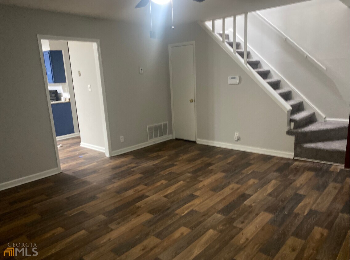Foto principal - 337 Bradley Woods Ct NW