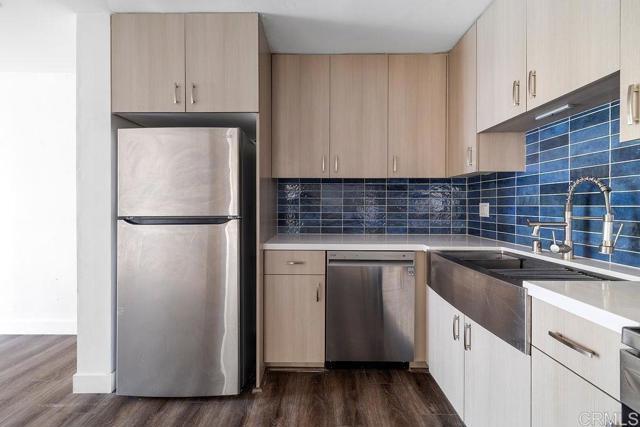 Foto del edificio - 745 E Bradley Ave