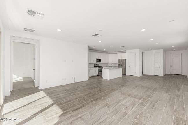 Building Photo - 1229 E Maldonado Dr