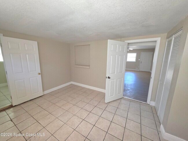 Building Photo - 4415 Coleridge Ave