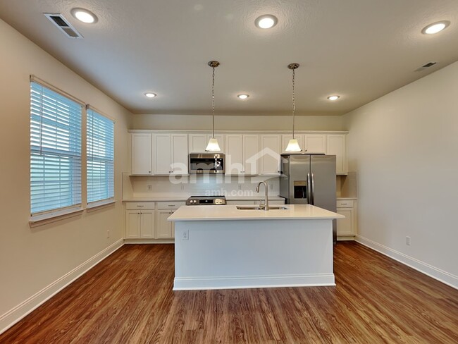 Building Photo - 419 Golden Maple Pl