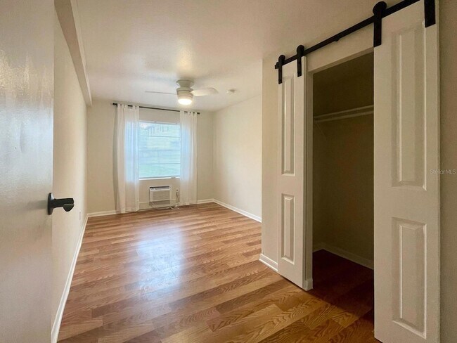 Foto del edificio - 333 9th Ave N