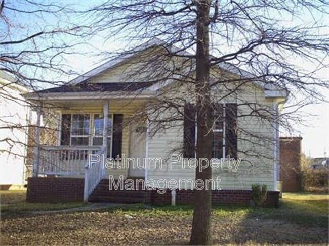 Building Photo - 22 Weyman Ave SW
