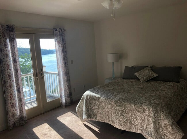 Building Photo - 83 Main St